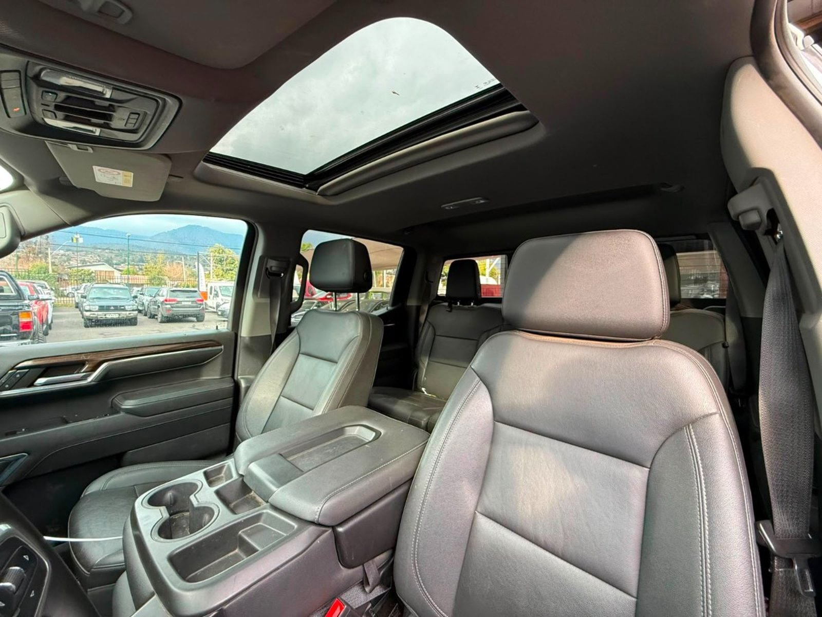 Chevrolet SILVERADO LT TRAIL BOSS 5.3 2023 - Imagen 13 de 14