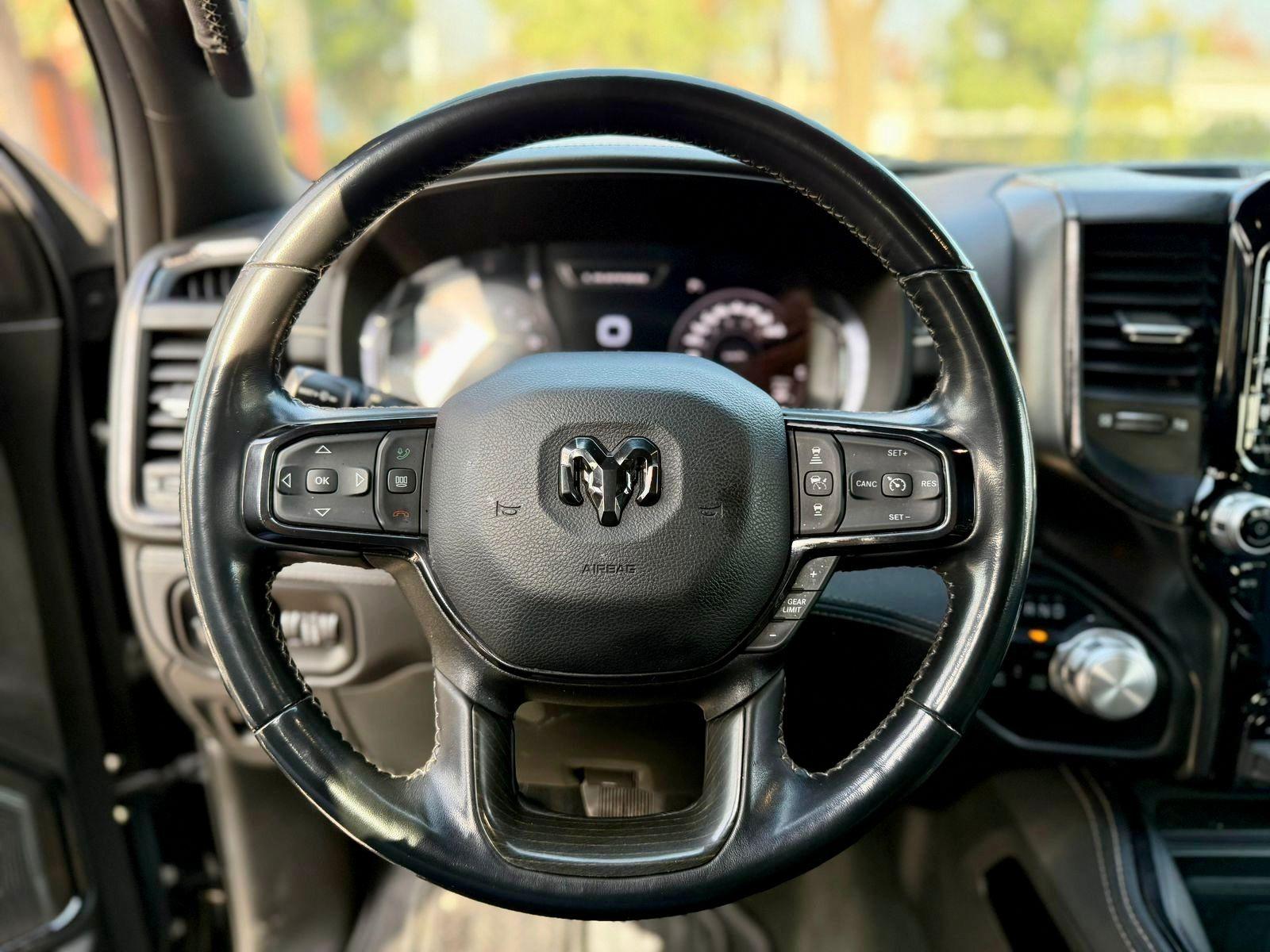 RAM 1500 LIMITED 4X4 2024 - Imagen 9 de 19