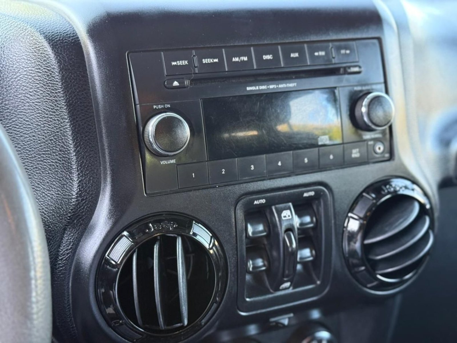 JEEP WRANGLER UNLIMITED SPORT 2013 - Imagen 16 de 18