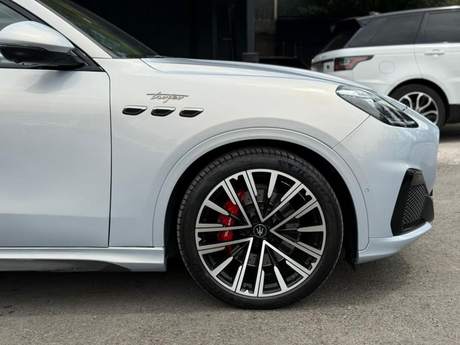 MASERATI GRECALE TROFEO AWD 3.0 2024 - Imagen 7 de 17