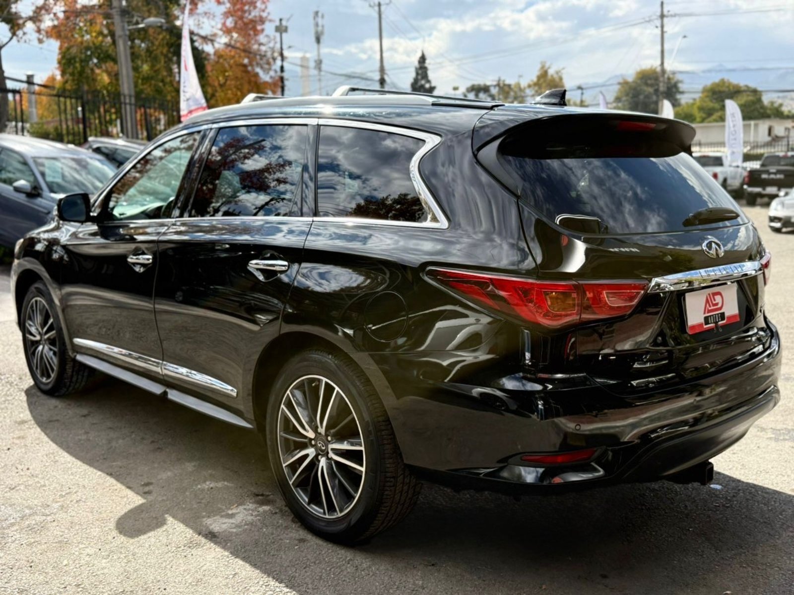 INFINITI QX60 LIMITED 3.5 V6 AWD 2017 - Imagen 6 de 19