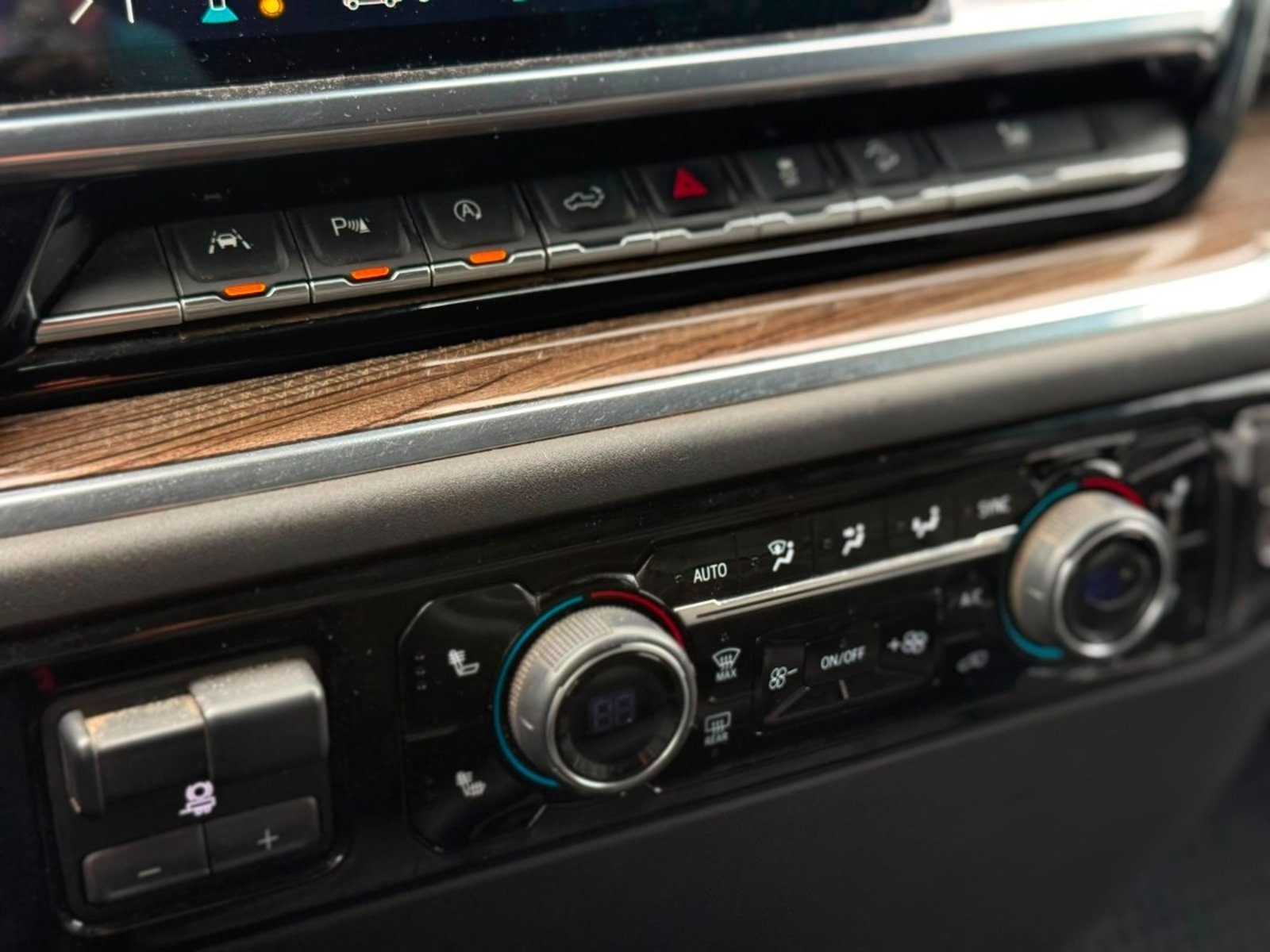 Chevrolet SILVERADO LT TRAIL BOSS 5.3 2023 - Imagen 12 de 14
