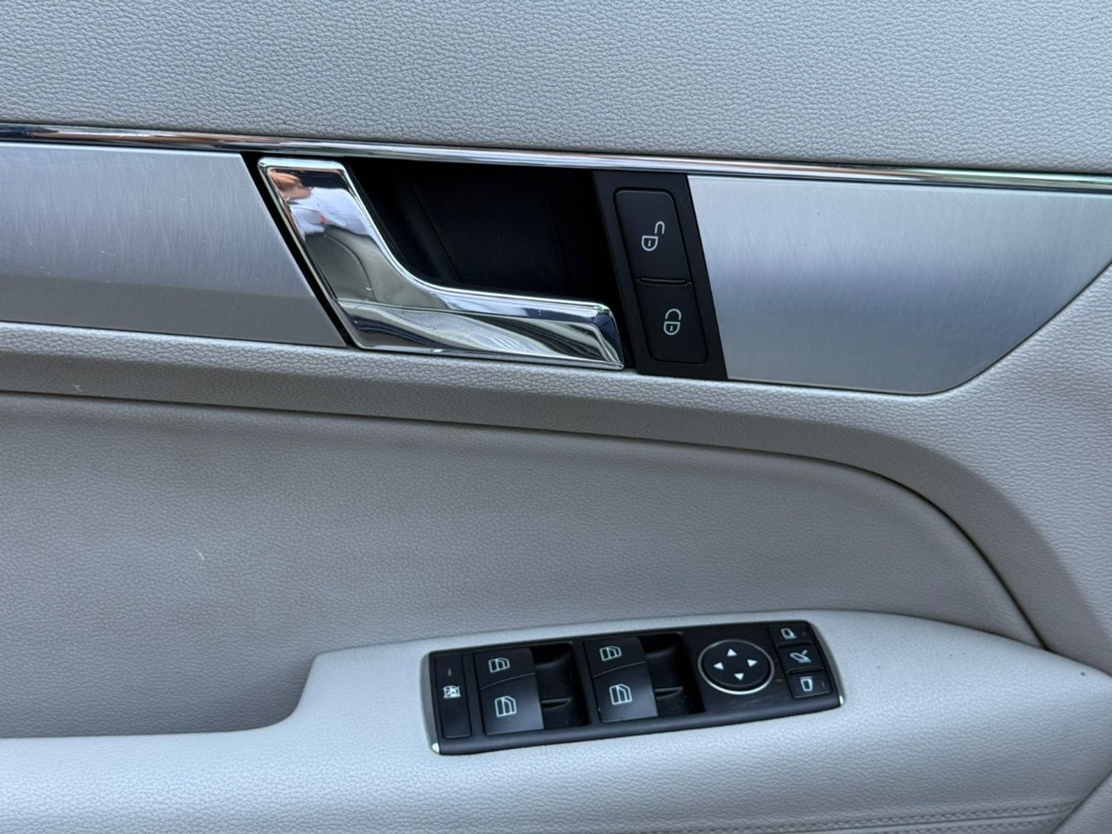 MERCEDES-BENZ E200 COUPE 2.0 2014 - Imagen 14 de 16