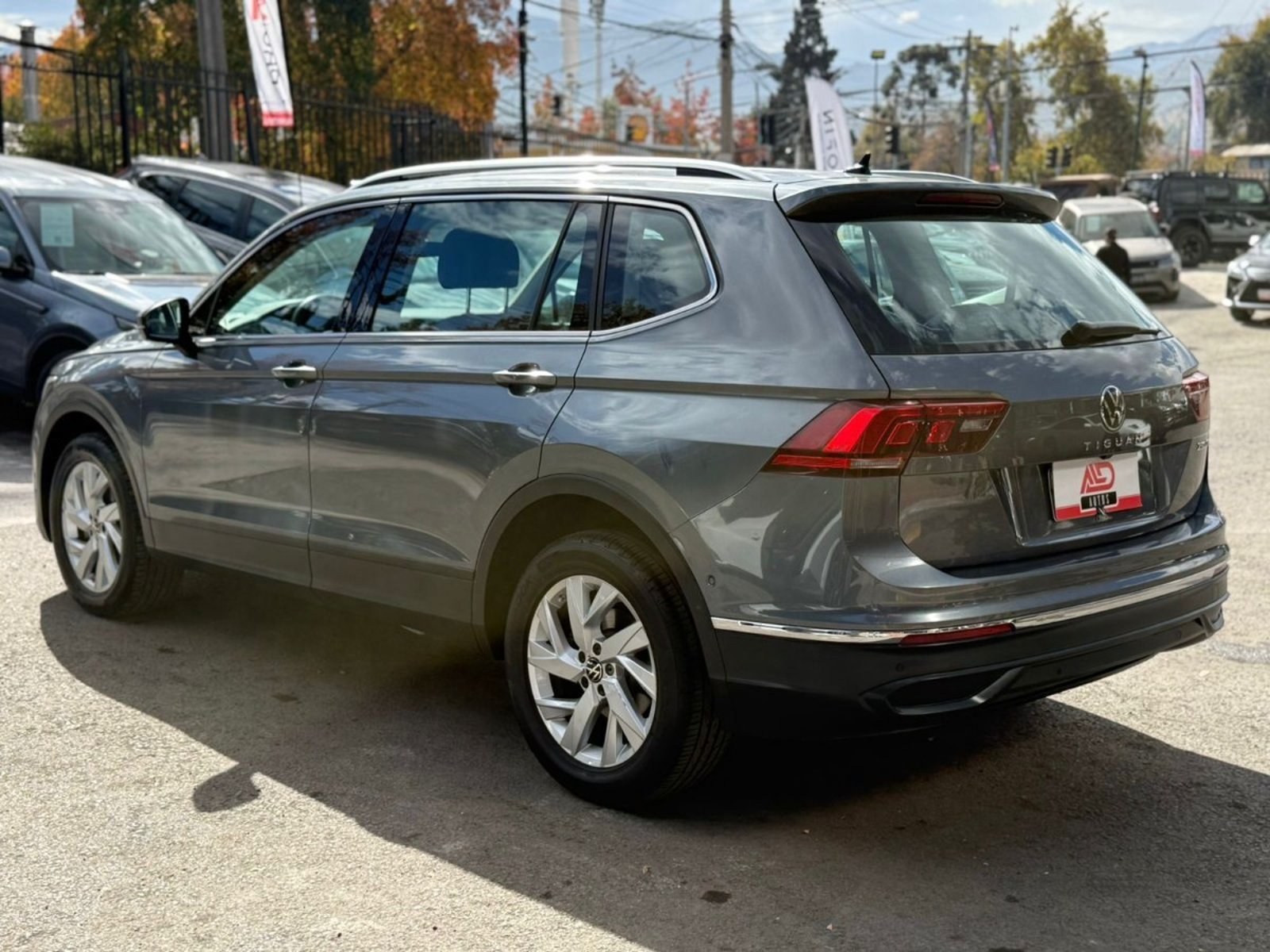 VOLKSWAGEN TIGUAN COMFORTLINE 1.4T 2024 - Imagen 6 de 18