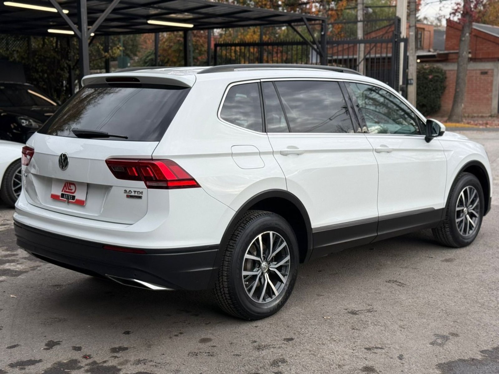 VOLKSWAGEN TIGUAN 2.0 TDI 4MOTION 2019 - Imagen 4 de 18
