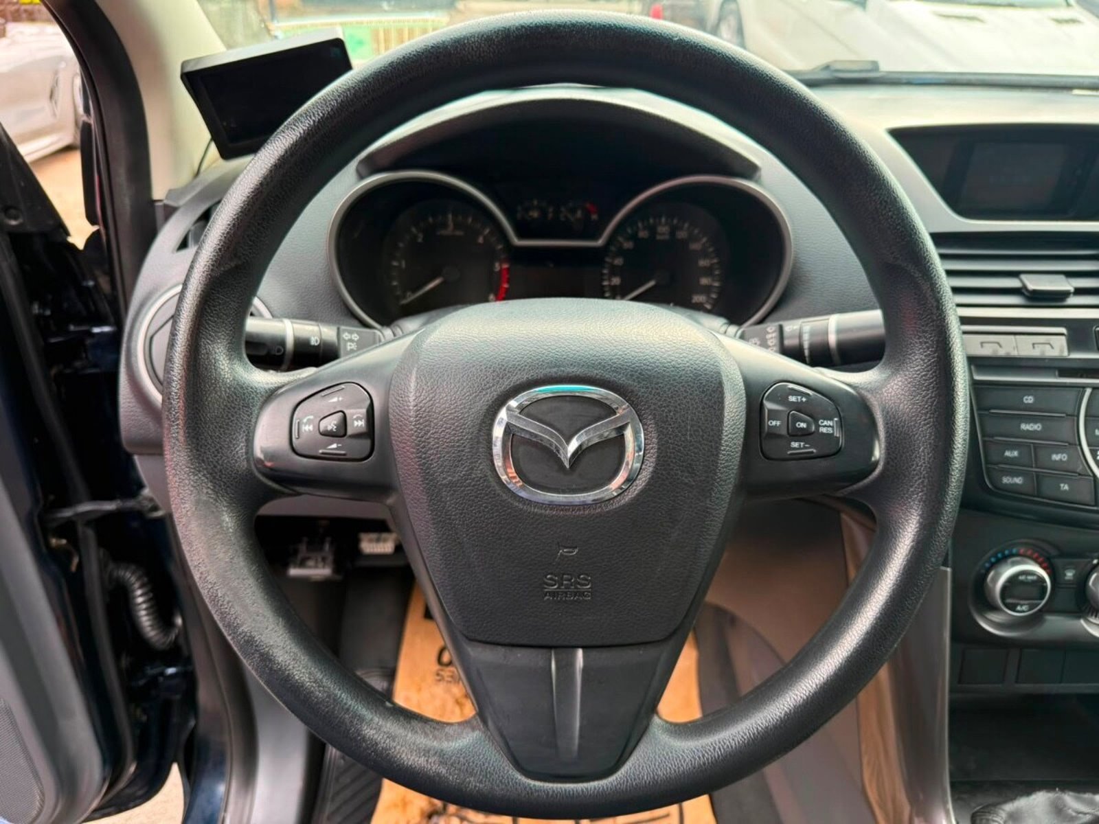 Mazda BT-50 2.2 DIESEL 4X2 MT 2019 - Imagen 10 de 17