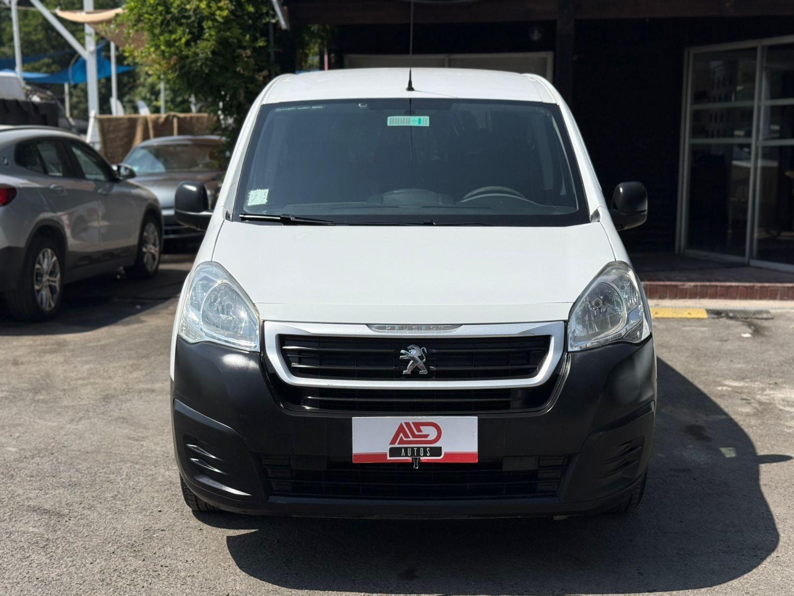 Peugeot PARTNER HDI 1.6 MT DIESEL IMPECABLE 2019 - Foto 3 de 16