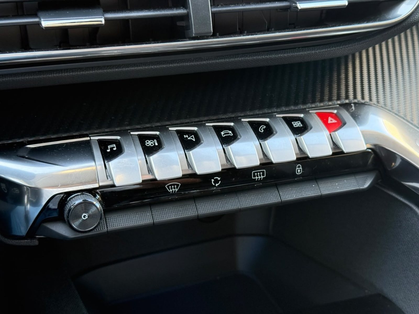 Peugeot 3008 ACTIVE THP 1.6 AT 2021 - Imagen 14 de 18