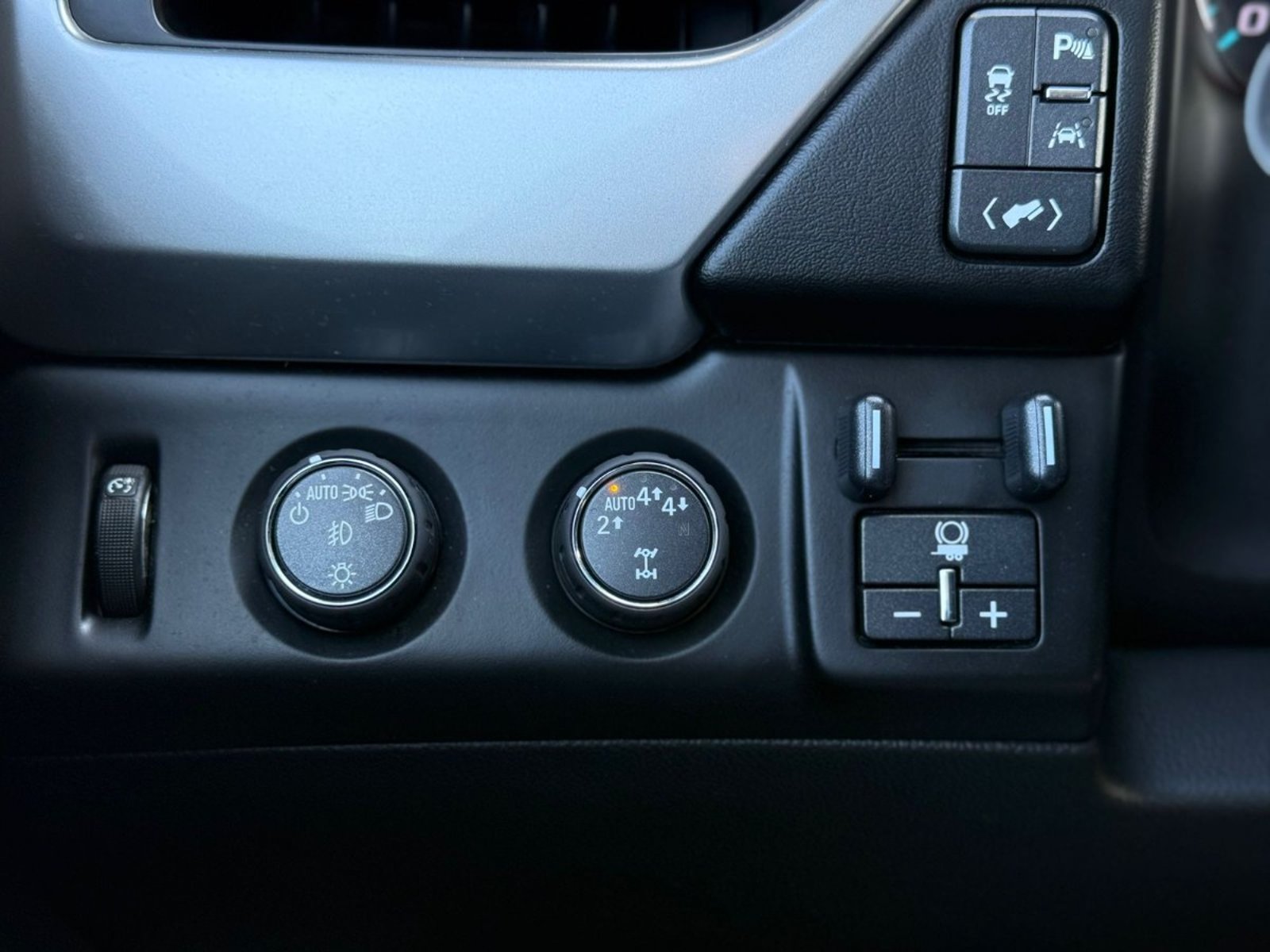 CHEVROLET SUBURBAN LT 5.3 4WD 2019 - Imagen 11 de 20