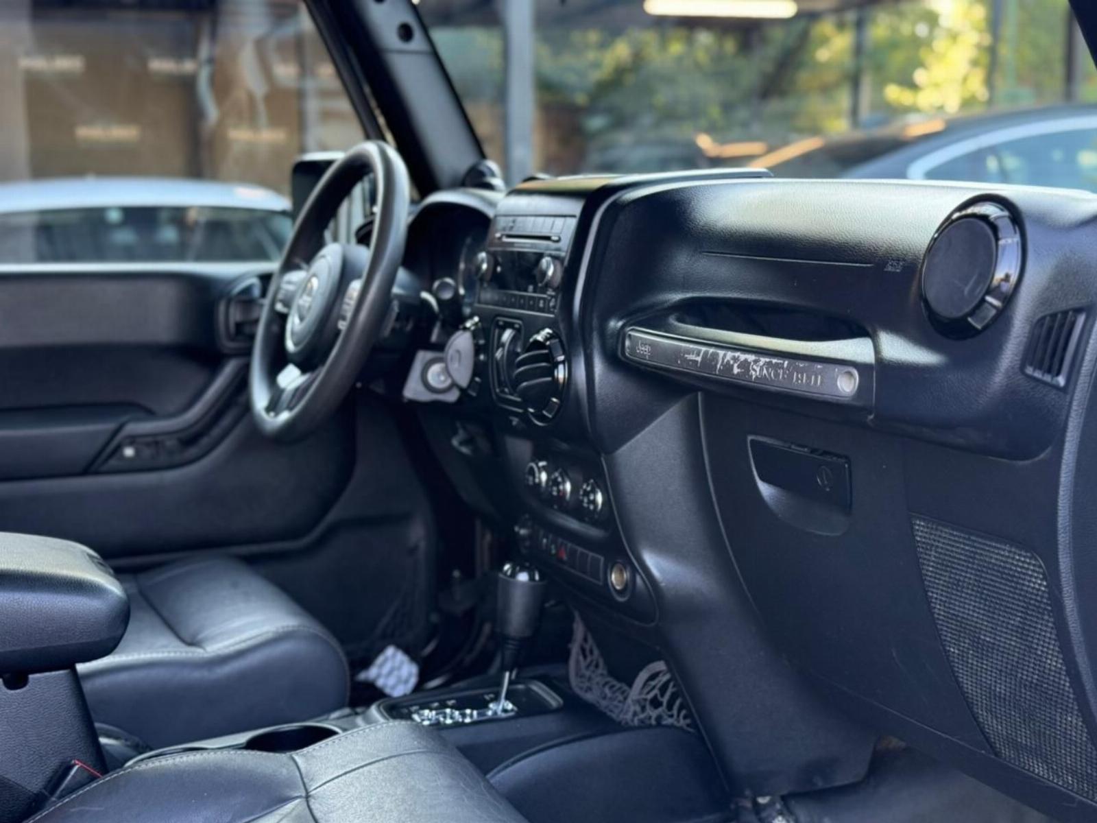 JEEP WRANGLER UNLIMITED SPORT 2013 - Imagen 19 de 20