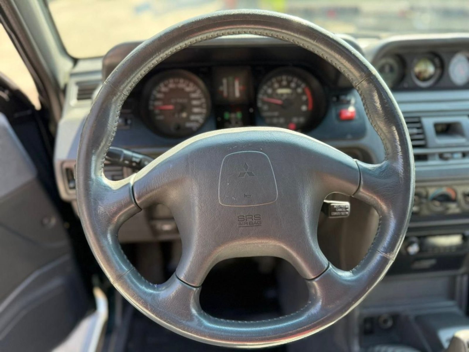 MITSUBISHI MONTERO 3.5 AT 4WD 1999 - Imagen 10 de 17