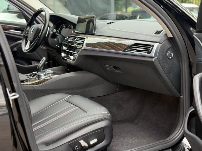 BMW 530I LUXURY 2.0 2018 - Imagen 9 de 18