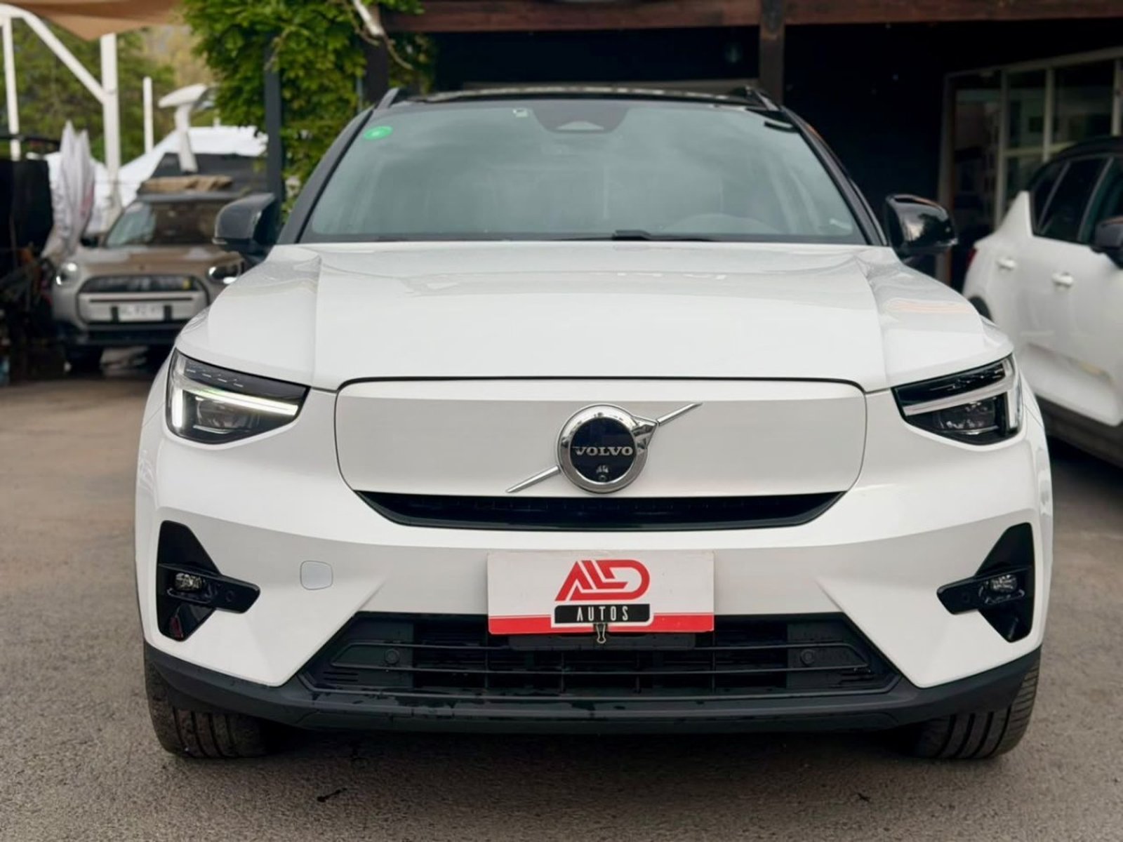 Volvo XC40 P8 RECHARGE AWD 2024 - Foto 2 de 20