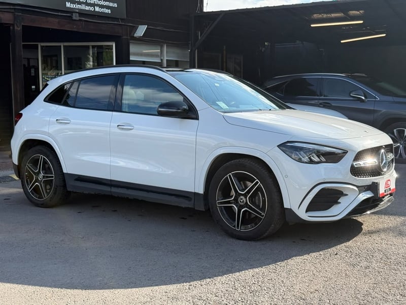 Mercedes-Benz GLA 200 2024 - Imagen 3 de 16