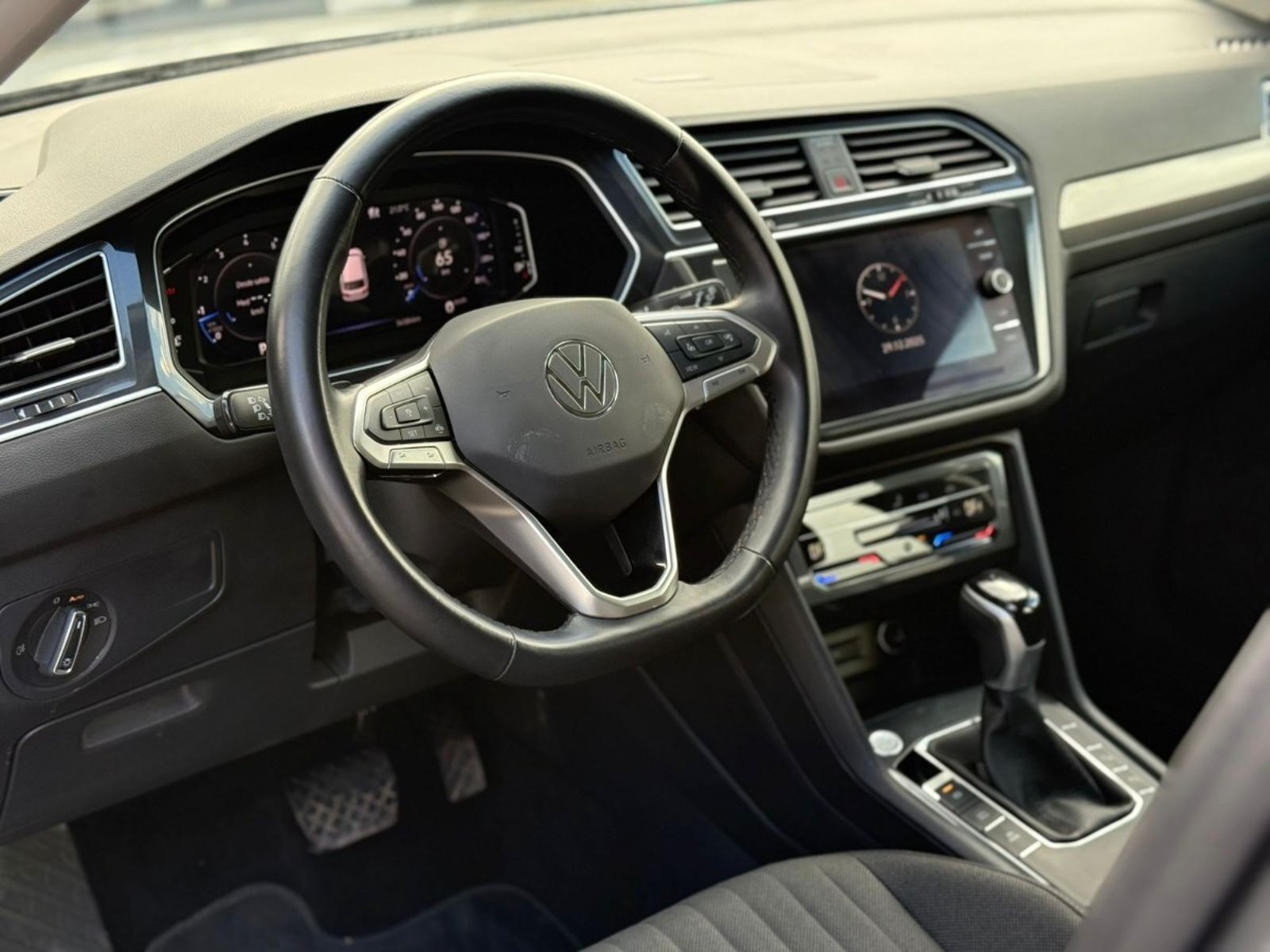 VOLKSWAGEN TIGUAN COMFORTLINE 1.4T 2024 - Imagen 8 de 18