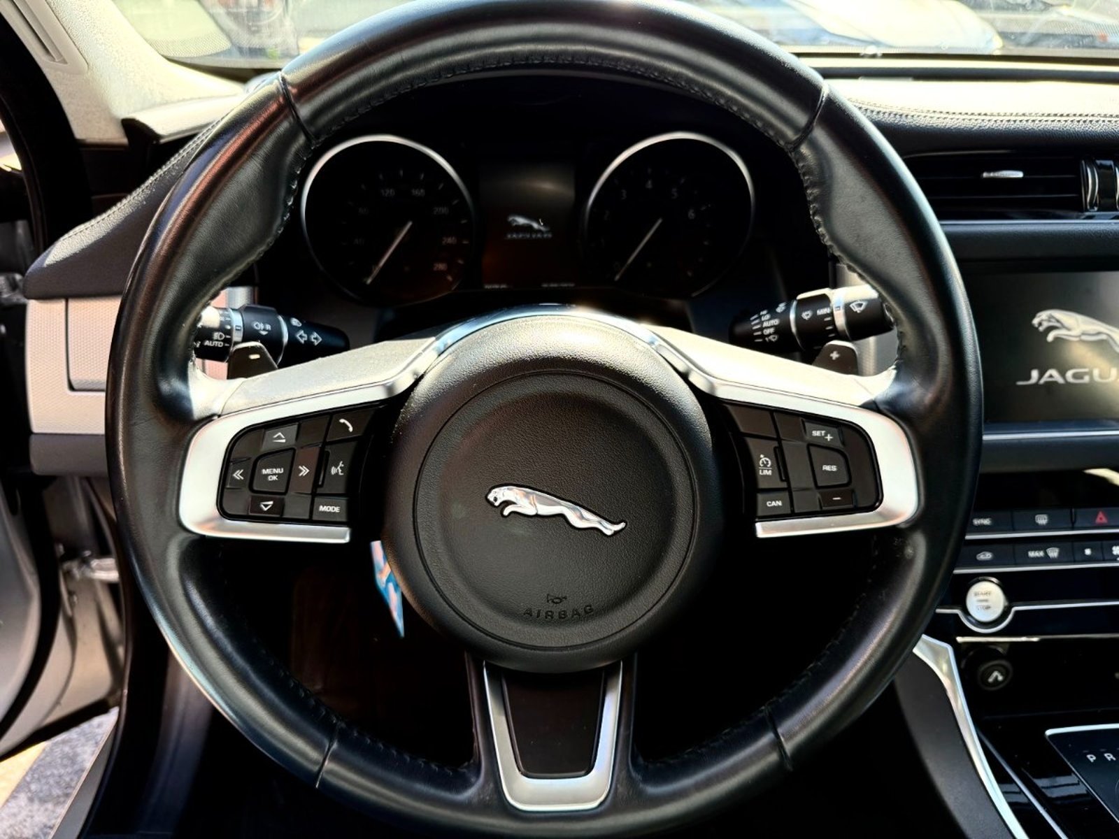 Jaguar XF PRESTIGE 2.0 2021 - Imagen 10 de 17