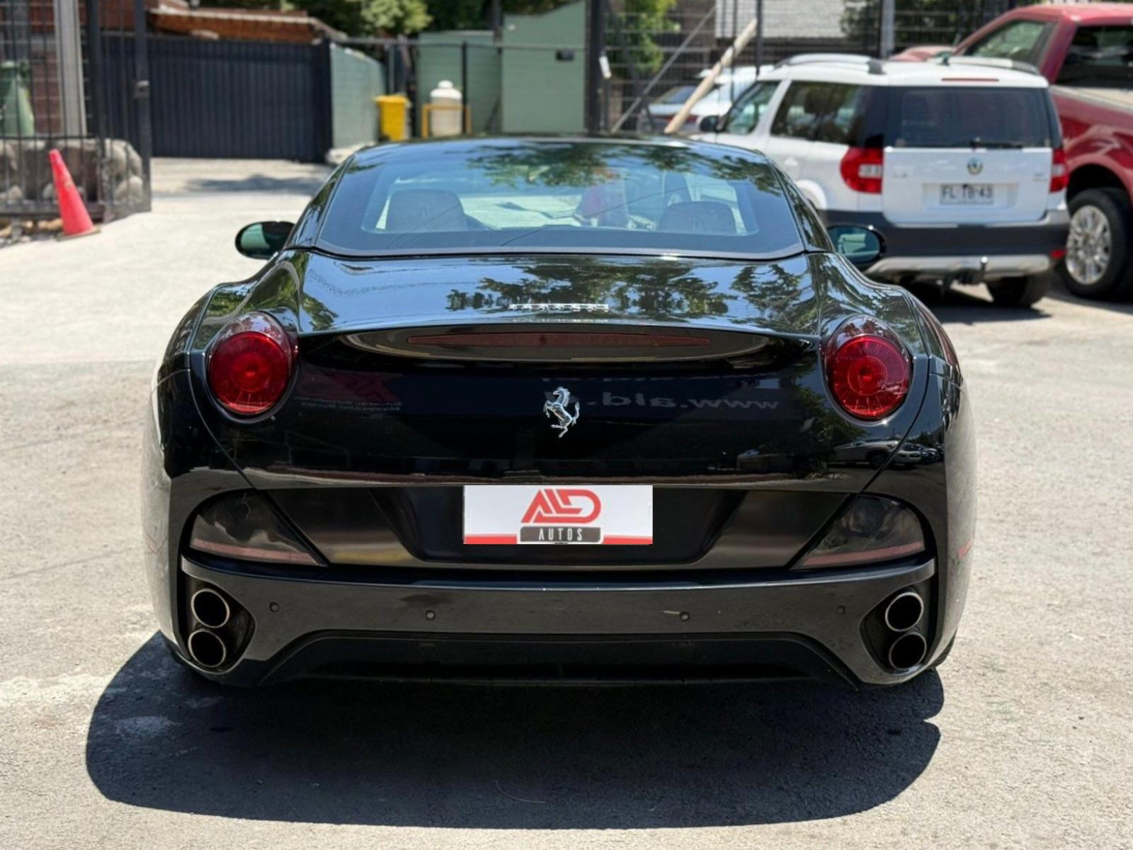 FERRARI CALIFORNIA F149 4.3 2011 - Imagen 6 de 19