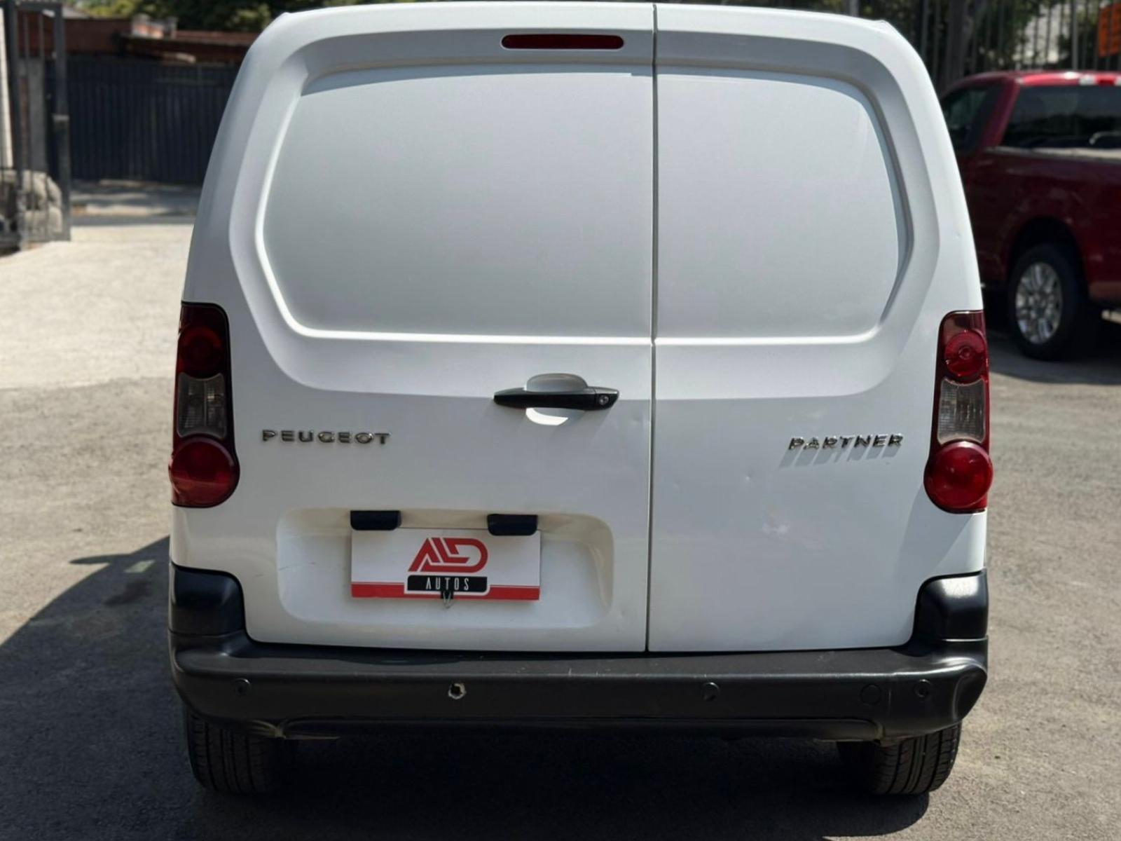 Peugeot PARTNER HDI 1.6 MT DIESEL IMPECABLE 2019 - Foto 5 de 16