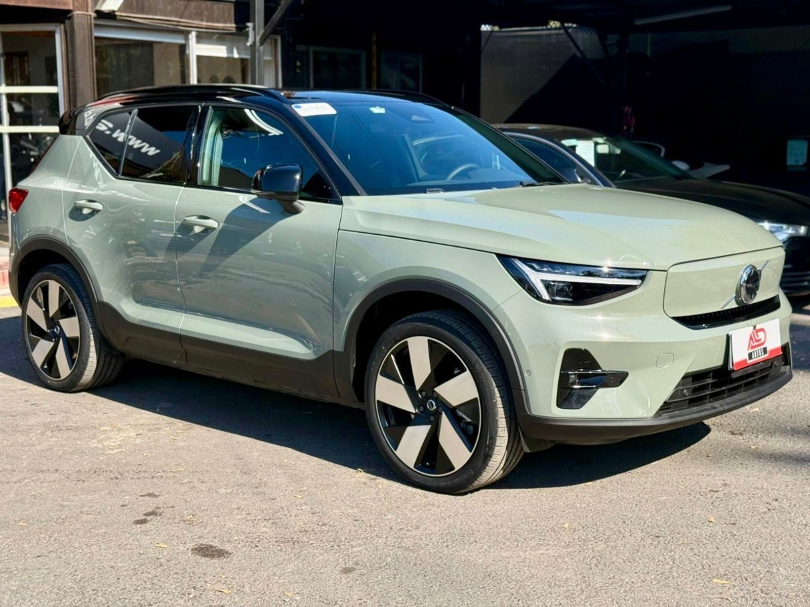 VOLVO EX40 P8 AWD 2025 - Imagen 3 de 20