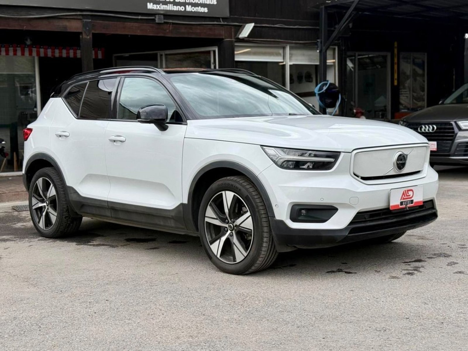 Volvo XC40 P8 PRESTIGE 2022 - Foto 3 de 15