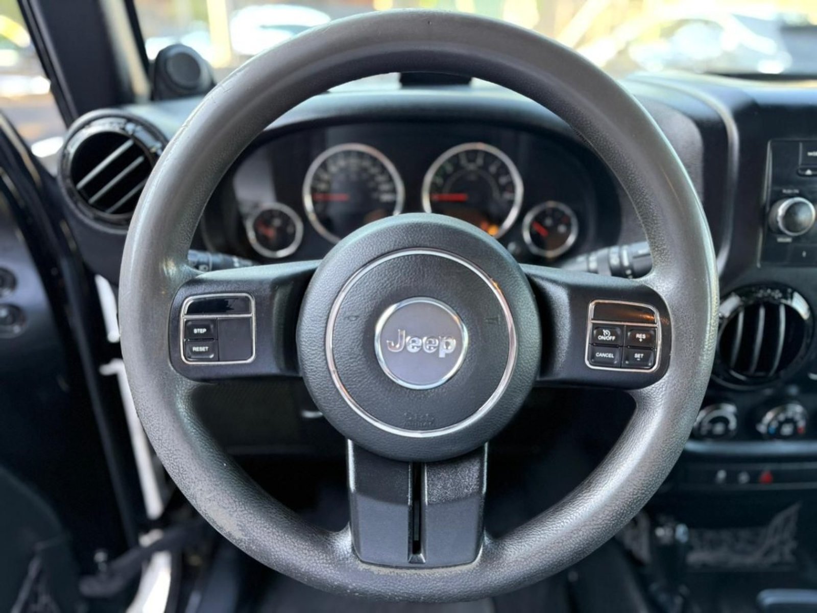 JEEP WRANGLER UNLIMITED SPORT 2013 - Imagen 13 de 18