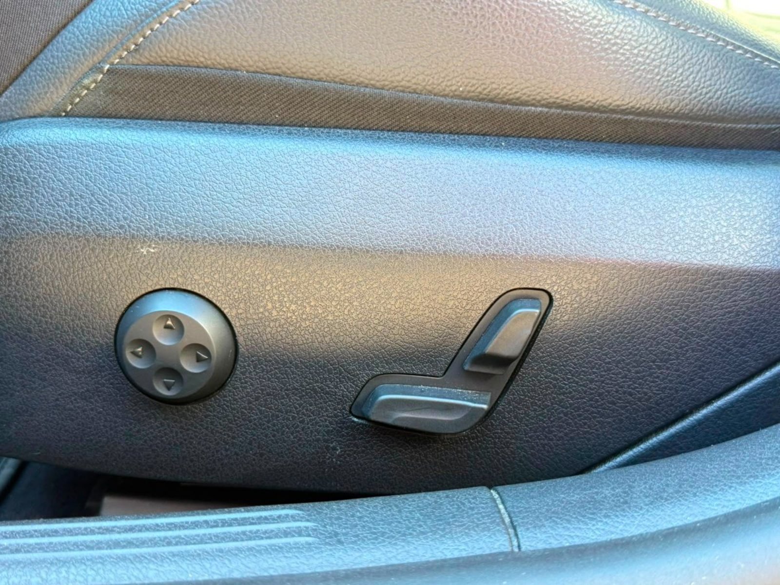 Mercedes-Benz C200 2023 - Imagen 17 de 19