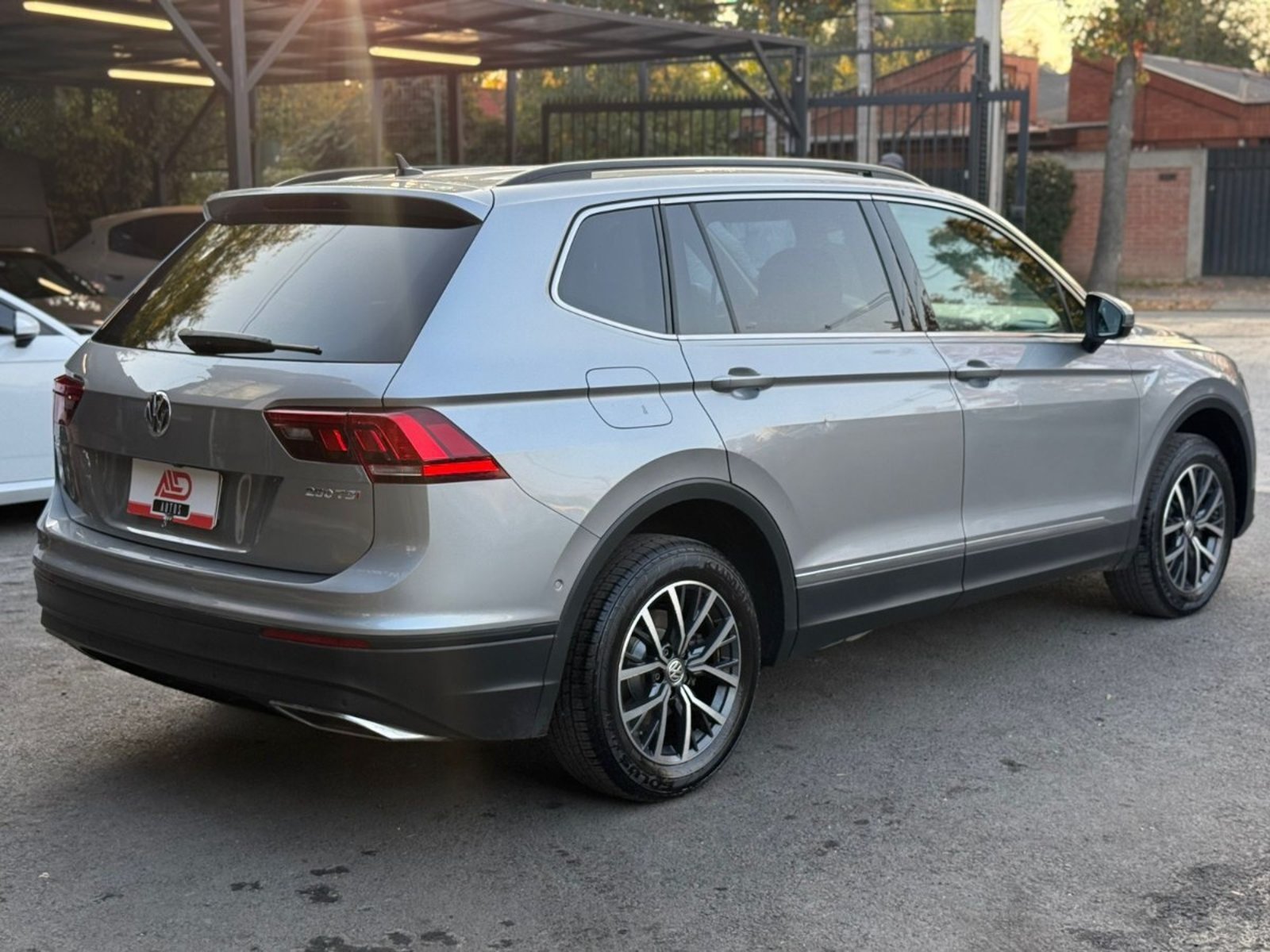VOLKSWAGEN TIGUAN COMFORTLINE 1.4T 2022 - Imagen 3 de 15