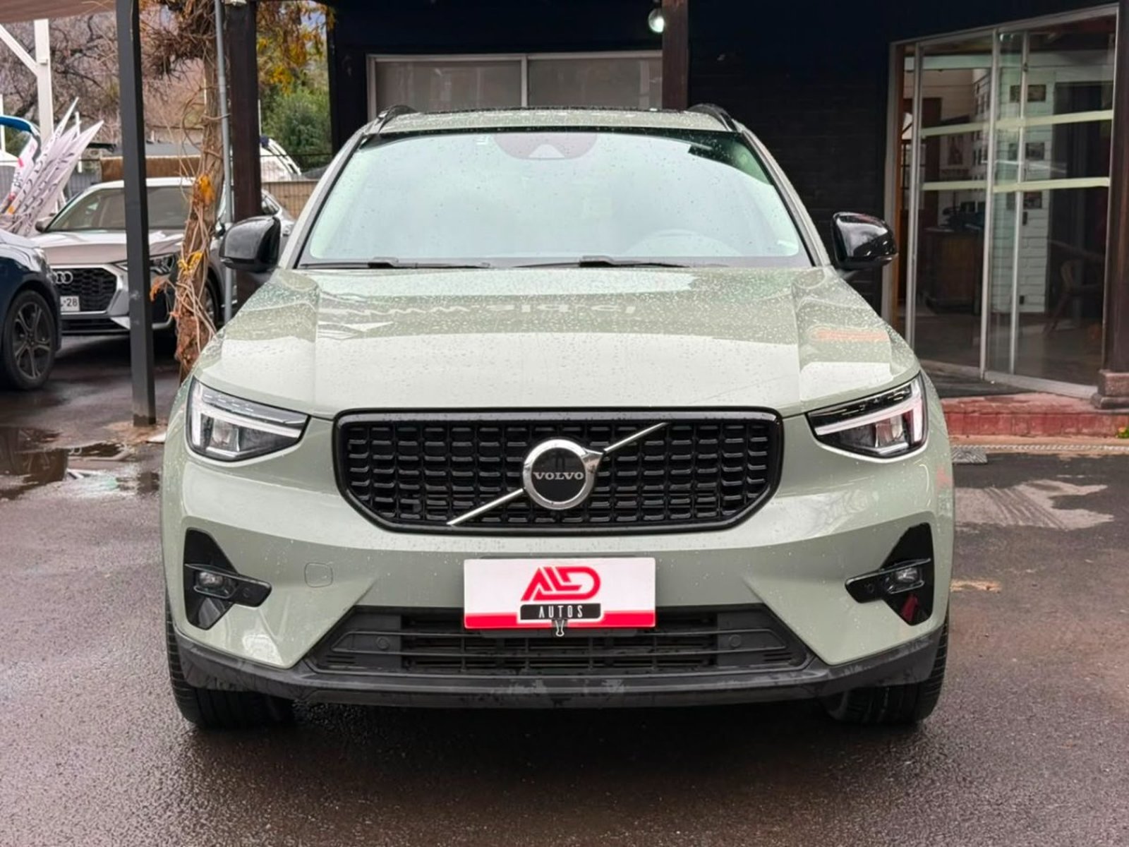 Volvo XC40 T5 HYBRID R DESING 1.5T 2023 - Foto 2 de 18