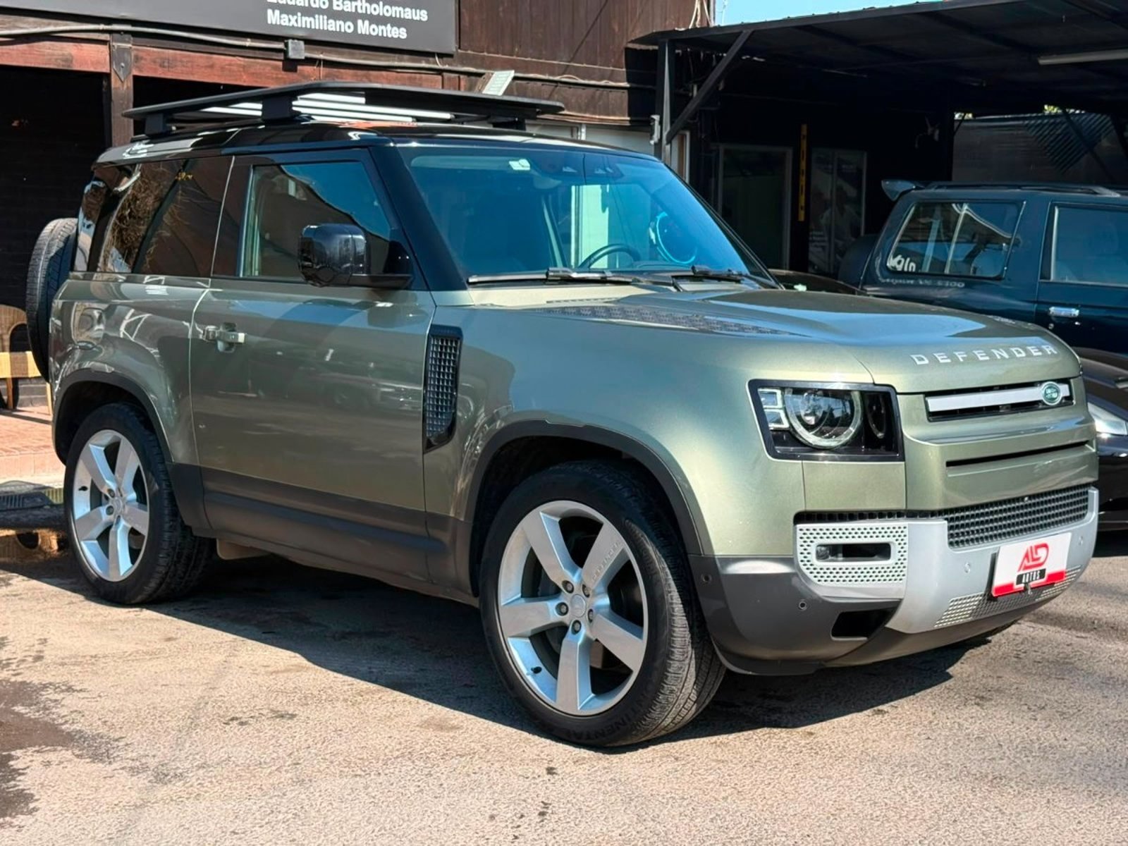 Land Rover DEFENDER HSE 3.0 DIESEL 3P 2023 - Foto 3 de 17
