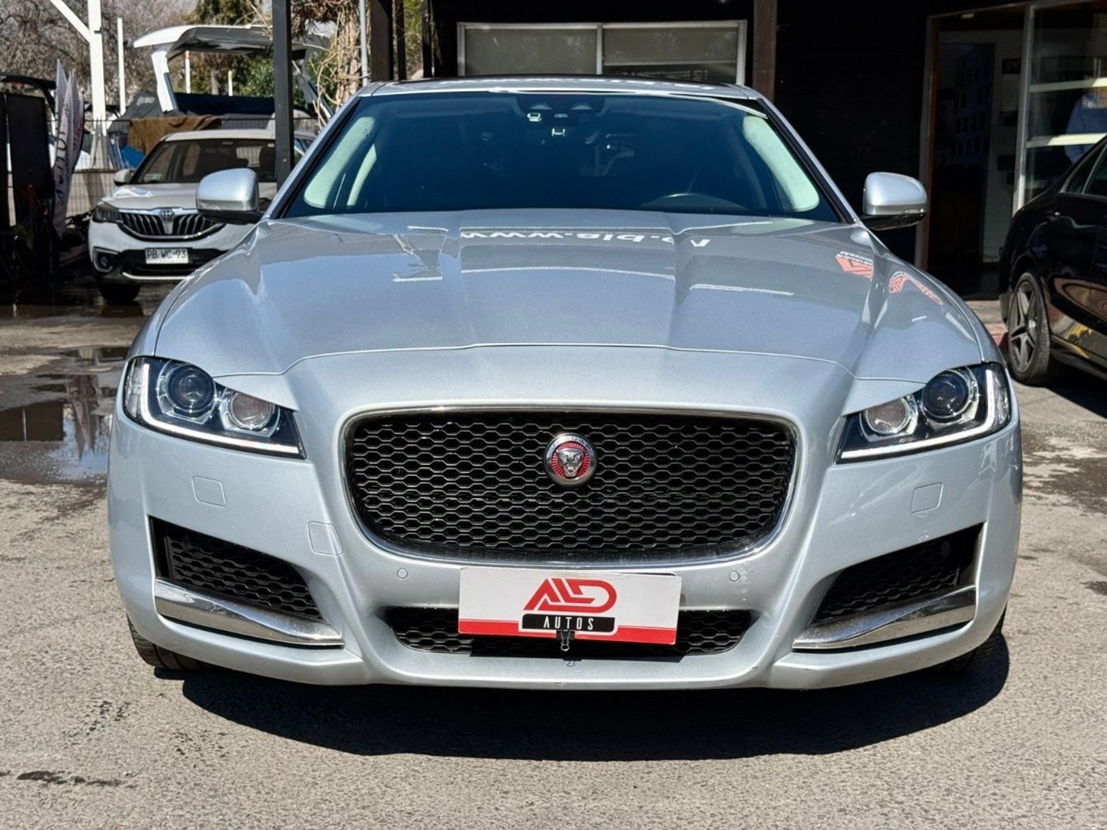 Jaguar XF PRESTIGE 2.0 2021 - Foto 2 de 17