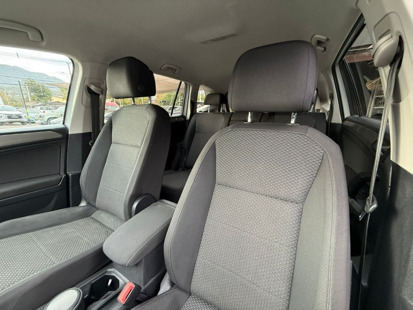 VOLKSWAGEN TIGUAN 2.0 TDI 4MOTION 2019 - Imagen 14 de 18