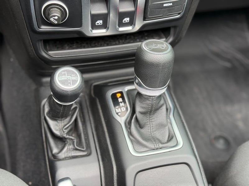 Jeep WRANGLER SPORT 3.6 2021 - Imagen 16 de 19