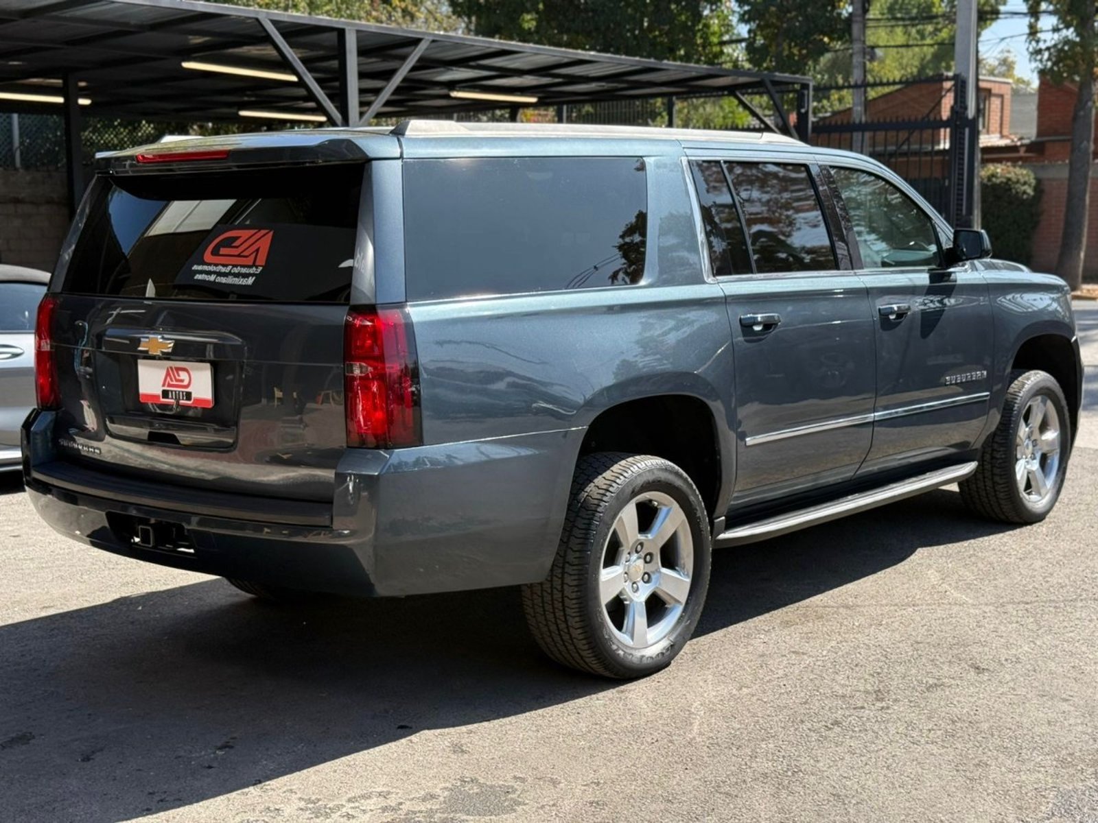 CHEVROLET SUBURBAN LT 5.3 4WD 2019 - Imagen 4 de 20