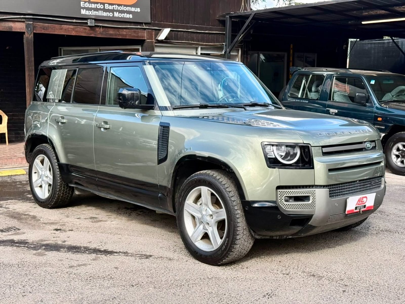 Land Rover DEFENDER 110 X DYNAMIC 3.0 2023 - Foto 3 de 17