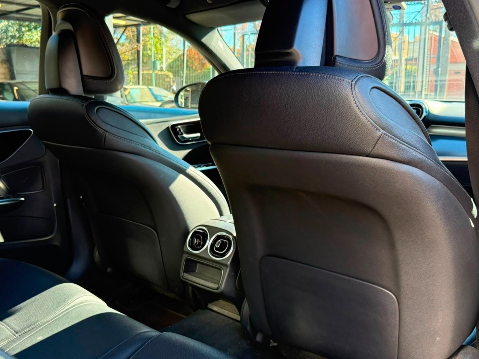 Mercedes-Benz C200 2023 - Imagen 18 de 19