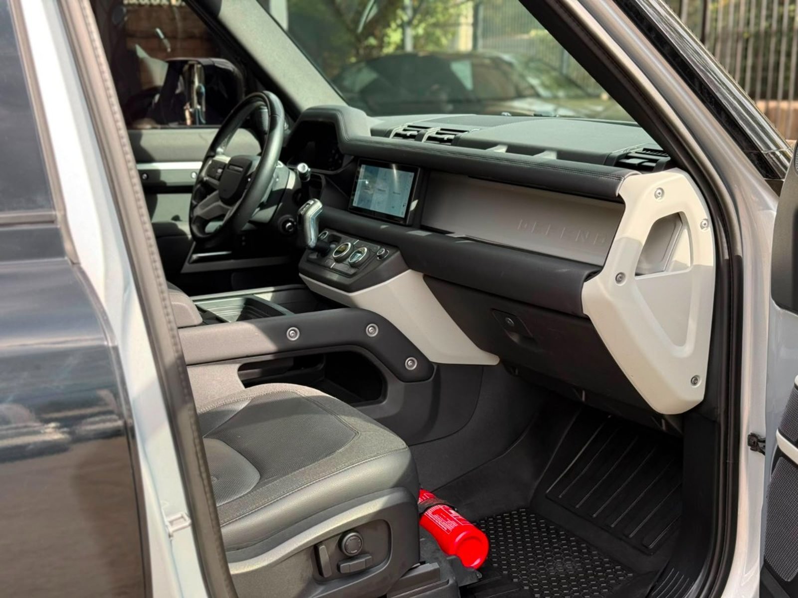 Land Rover DEFENDER 110 2021 - Imagen 9 de 18