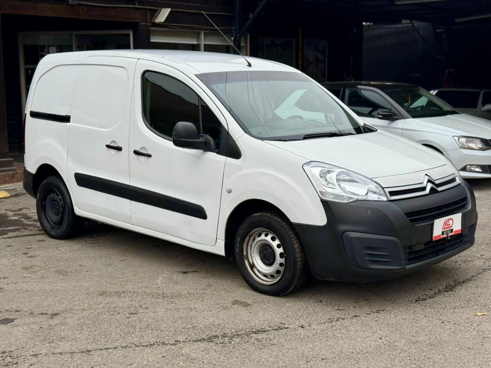 CITROËN BERLINGO 1.6 DIÉSEL 2018 - Imagen 3 de 17