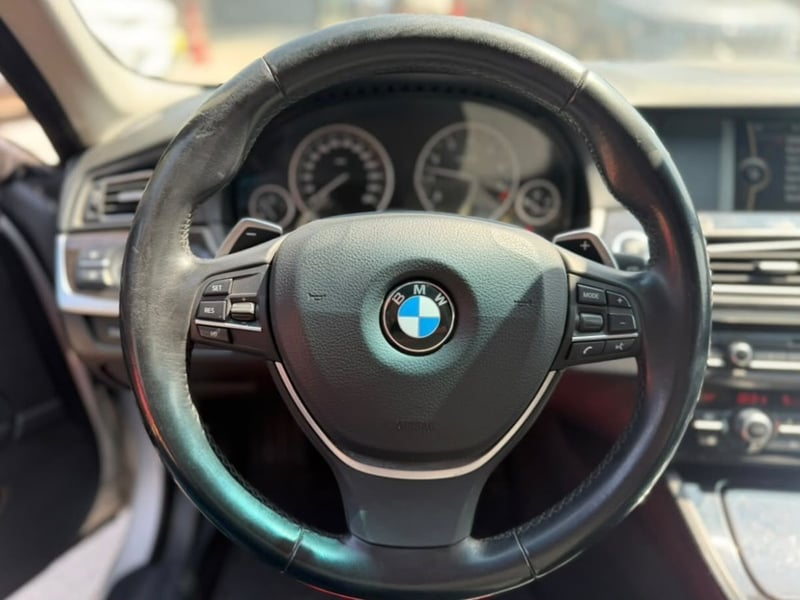 BMW 550 4.4 2011 - Imagen 10 de 20
