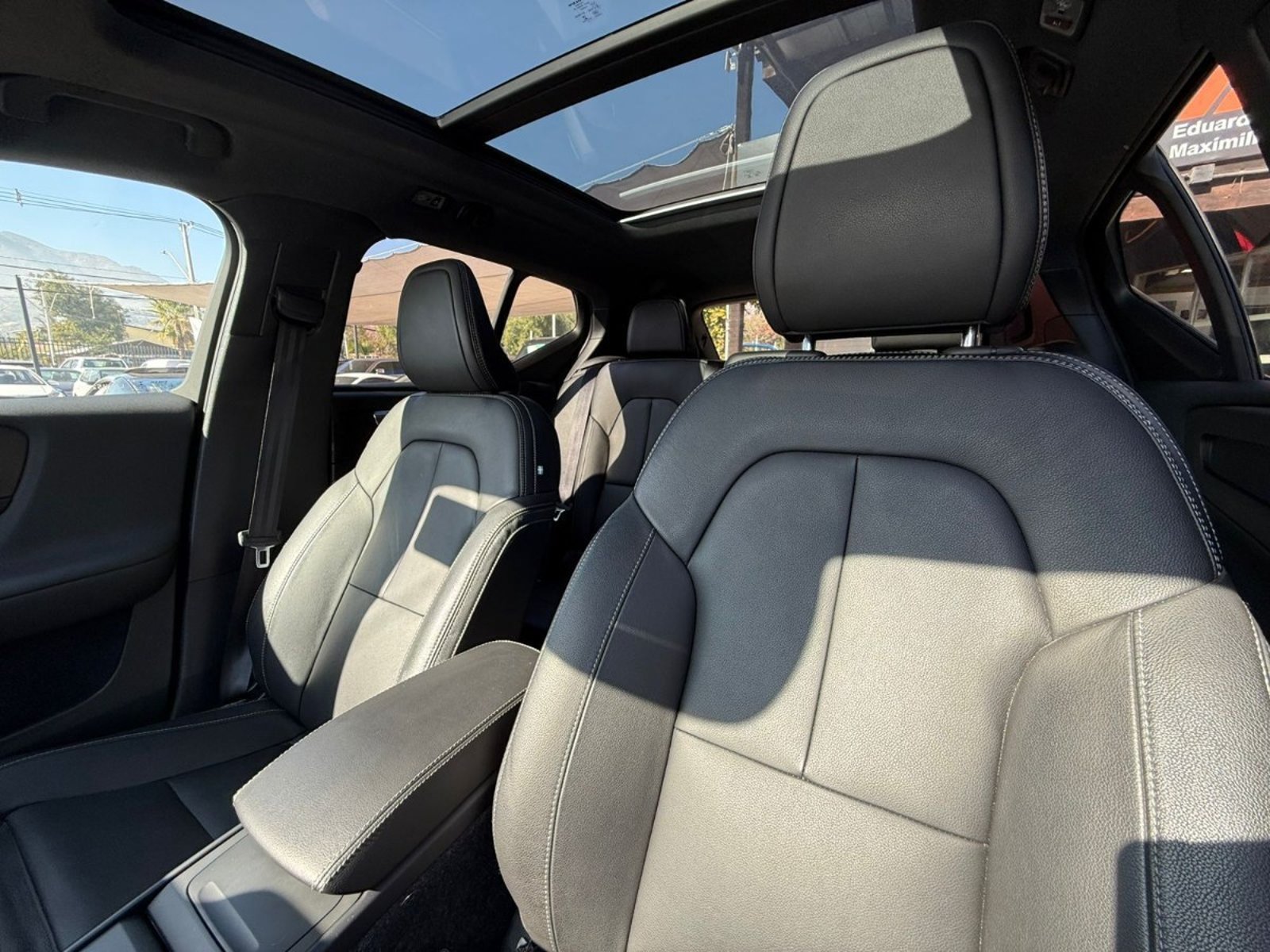 VOLVO XC40 D4 AWD MOMENTUM PLUS 2020 - Imagen 16 de 20