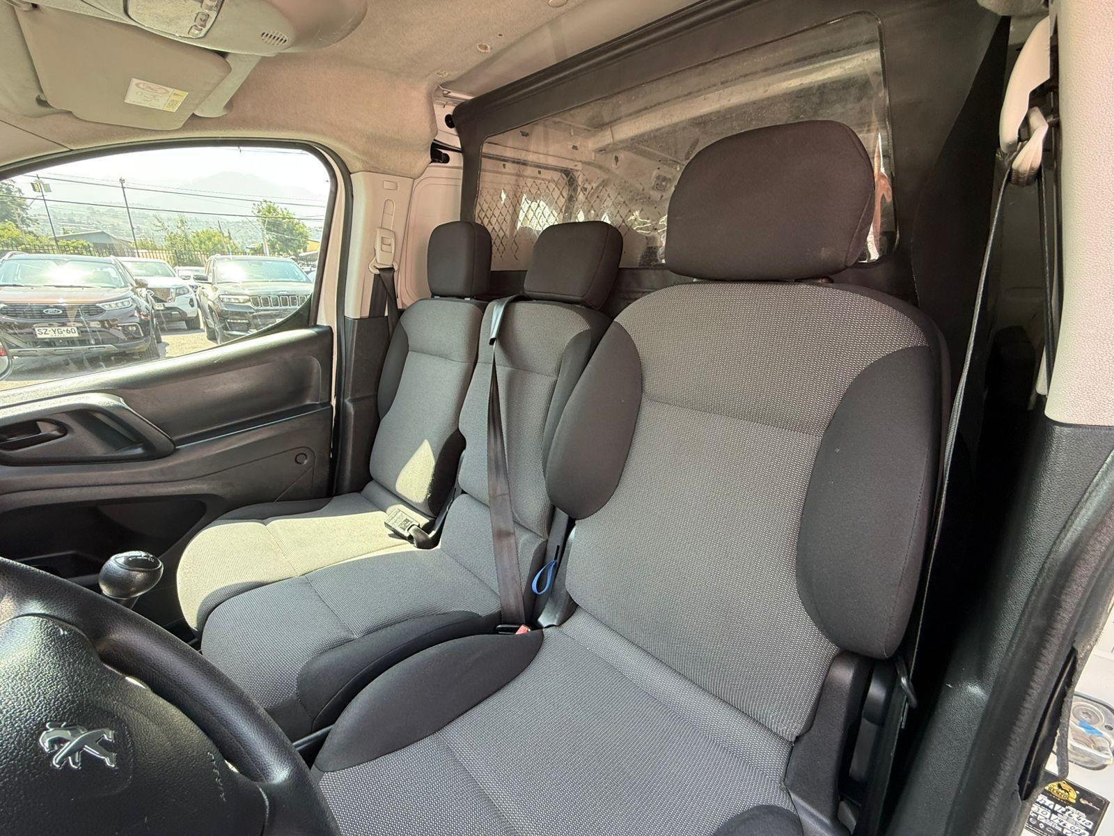 PEUGEOT PARTNER HDI 1.6 MT DIESEL 2019 - Imagen 14 de 16