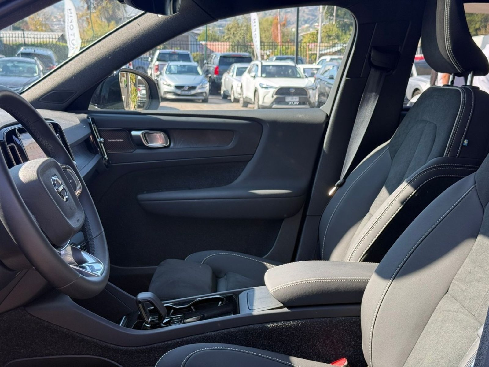 VOLVO EX40 P8 AWD 2025 - Imagen 9 de 20