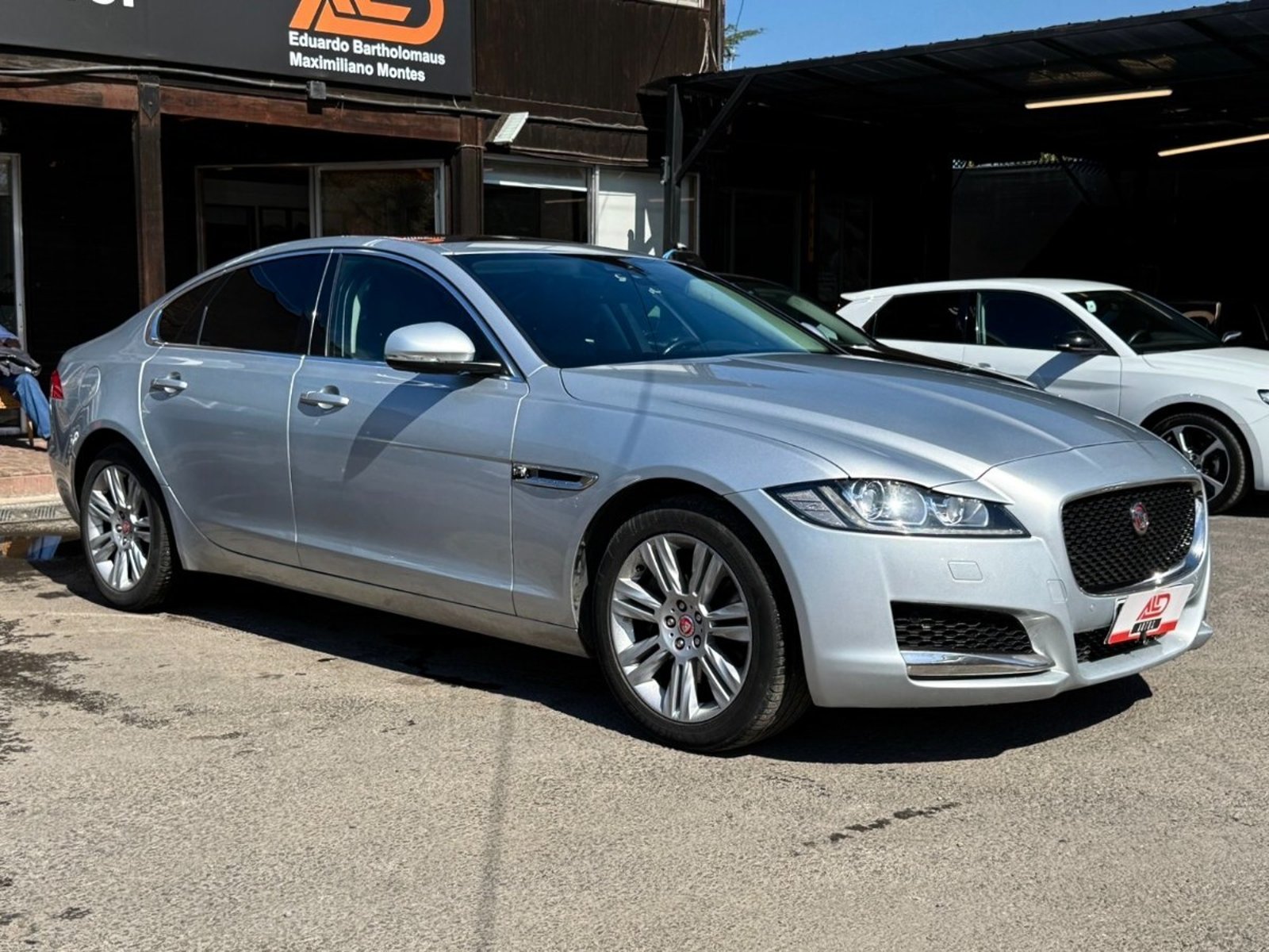 Jaguar XF PRESTIGE 2.0 2021 - Imagen 3 de 17
