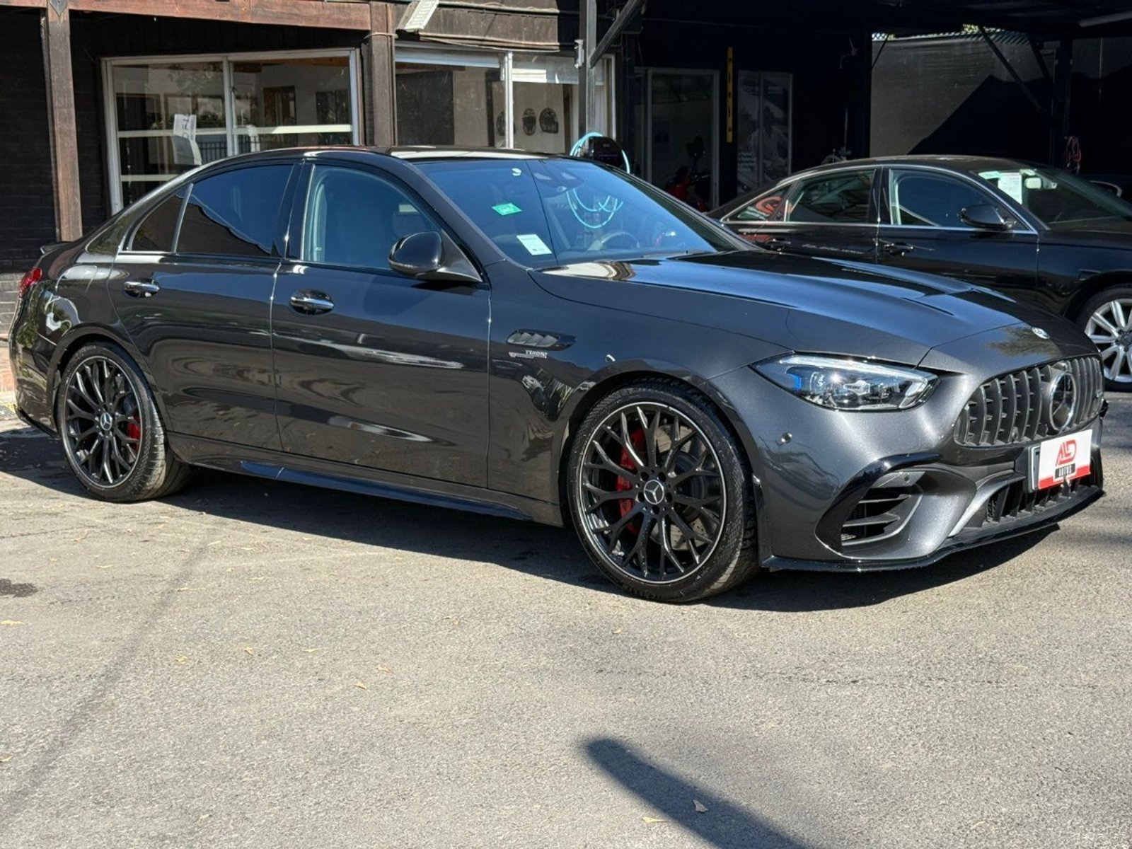 Mercedes-Benz C63 AMG S E PERFORMANCE 2025 - Foto 3 de 14