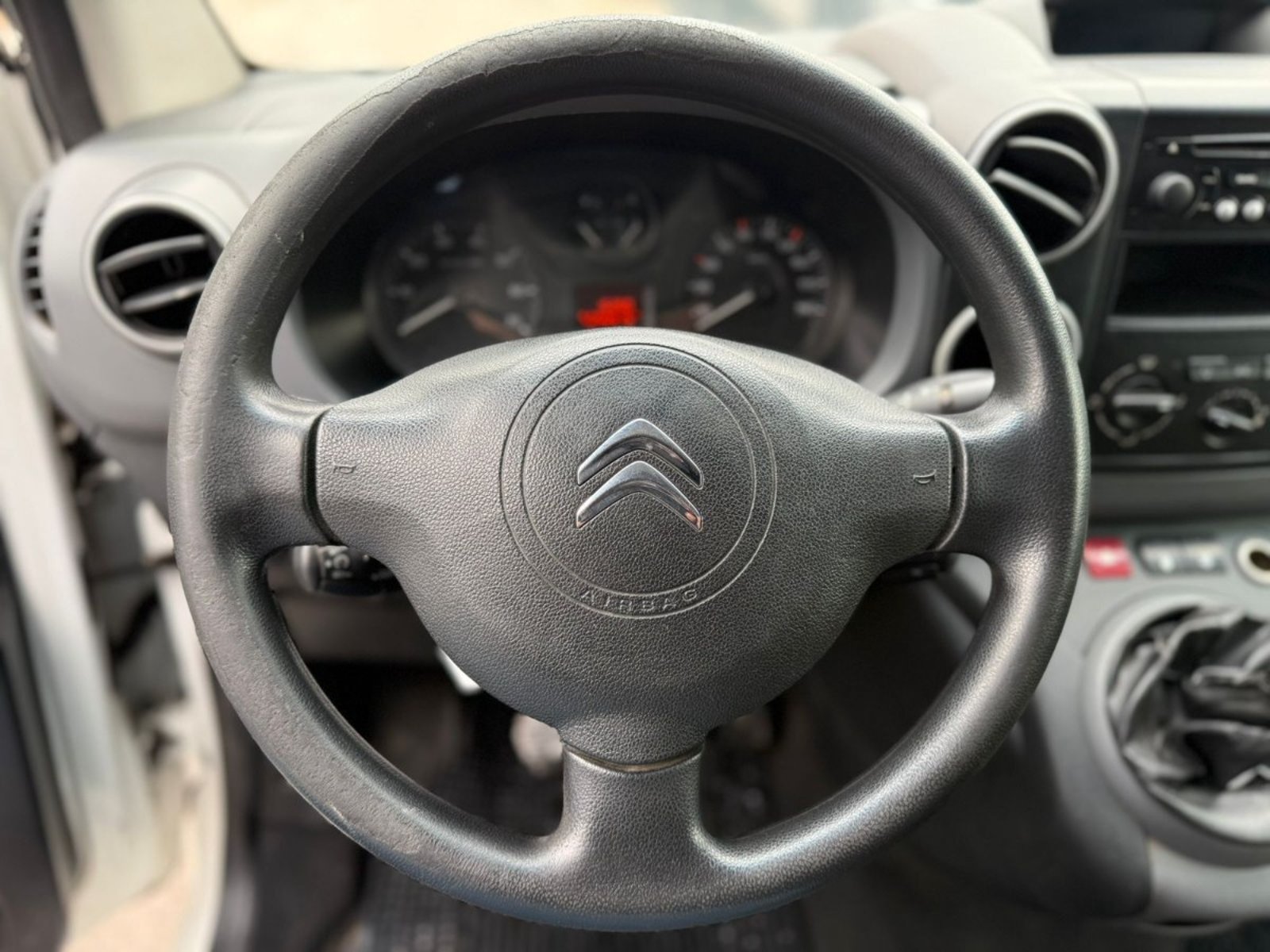 CITROËN BERLINGO 1.6 DIÉSEL 2018 - Imagen 10 de 17