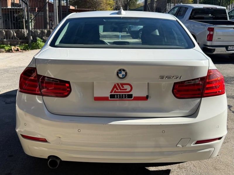 BMW 320 F30 2.0 POCOS KMS 2015 - Imagen 5 de 14