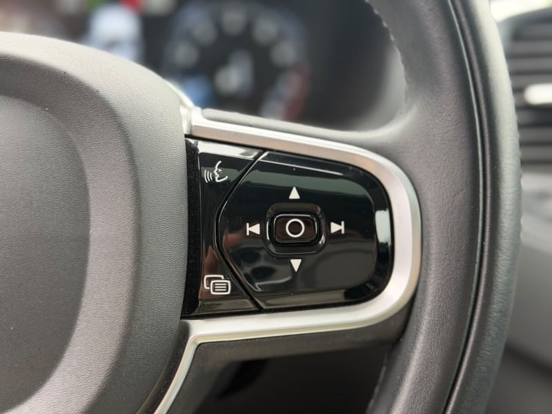Volvo XC90 MOMENTUM II B6 AWD 2022 - Imagen 12 de 20