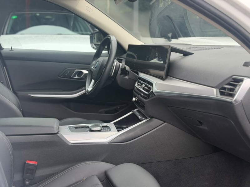 BMW 330 E HIBRIDO 2024 - Imagen 9 de 18