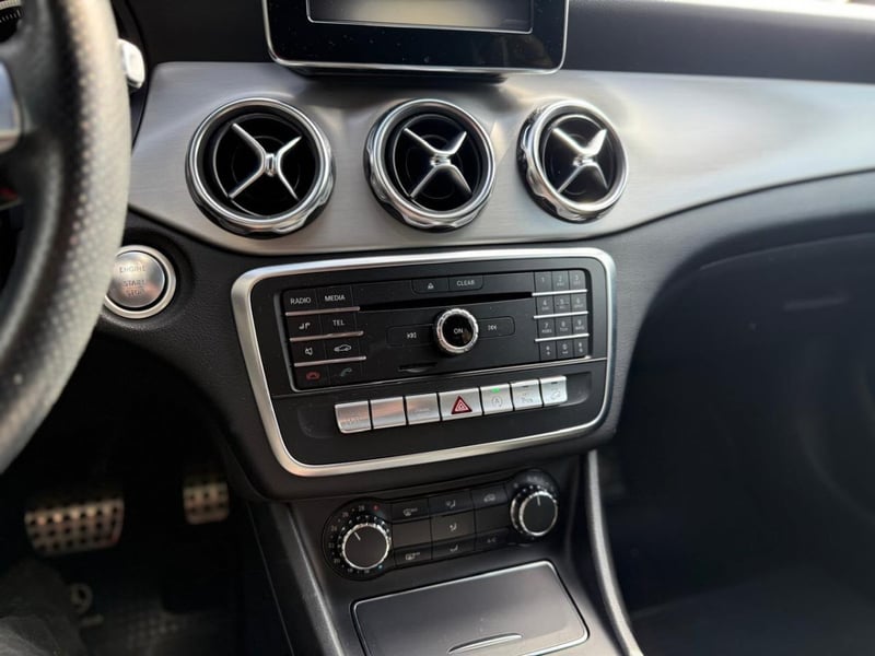 Mercedes-Benz GLA 250 4MATIC 2.0 2020 - Imagen 11 de 14