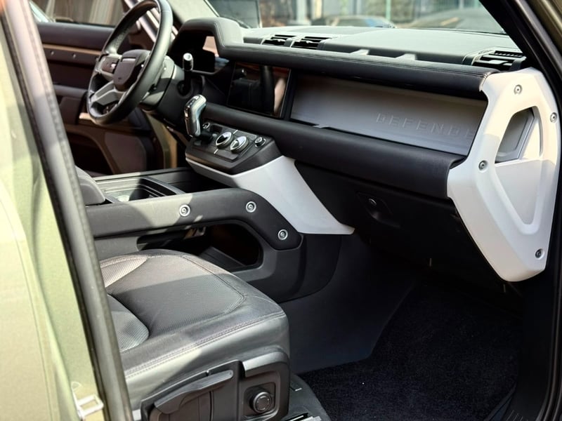 Land Rover DEFENDER 110 X DYNAMIC 3.0 2023 - Imagen 9 de 17