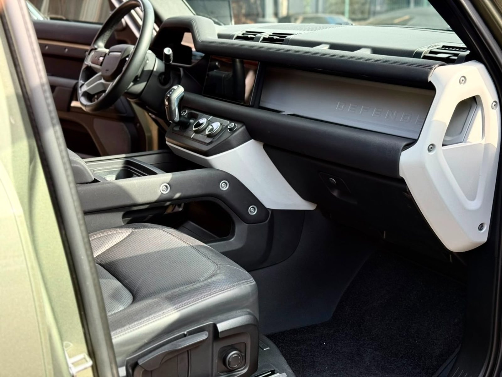Land Rover DEFENDER 110 X DYNAMIC 3.0 2023 - Imagen 9 de 17